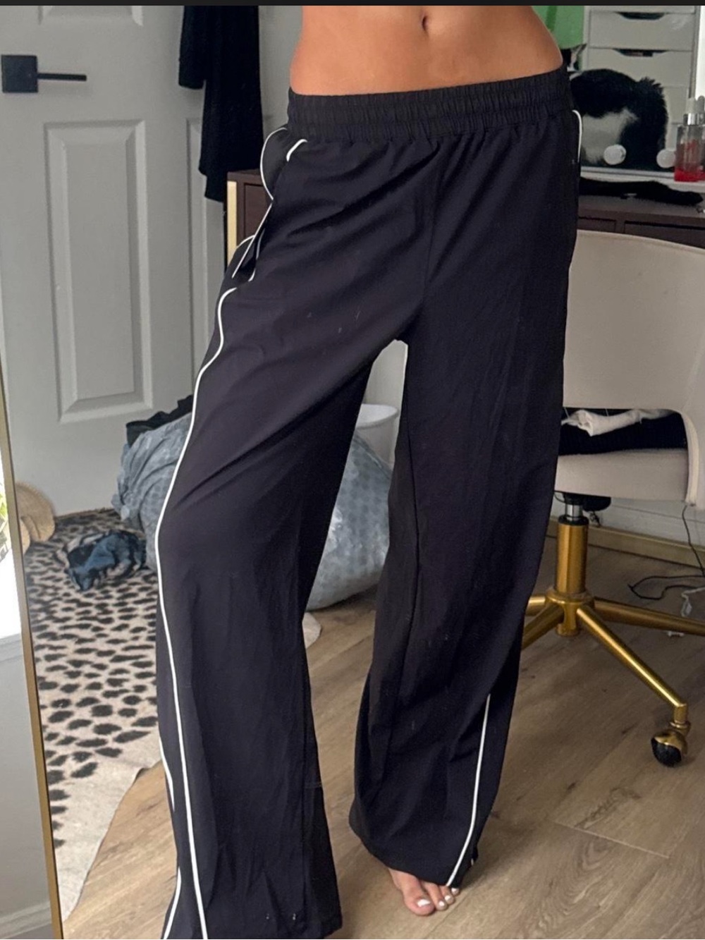 Zara Black Wide-Leg Track Pants with White Piping